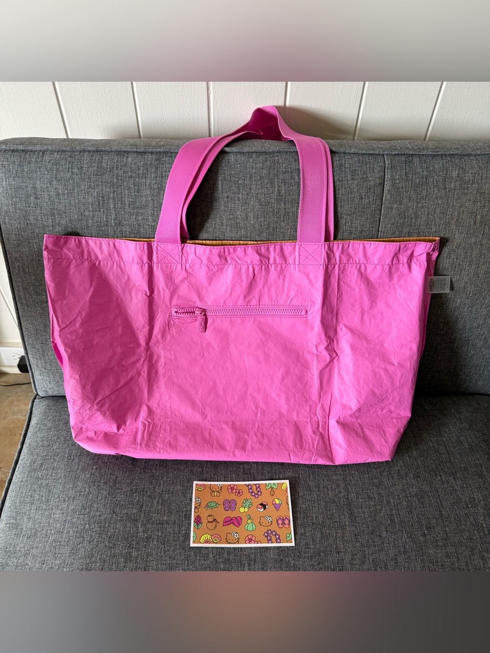 ALOHA Collection x Hello Kitty Hawaii Exclusive Reversible Holo Holo Tote Bag - Picture 6 of 16